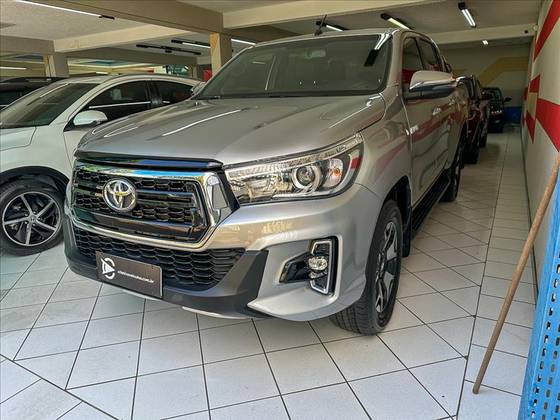 TOYOTA HILUX 2.8 SRX 4X4 CD 16V DIESEL 4P AUTOMÁTICO